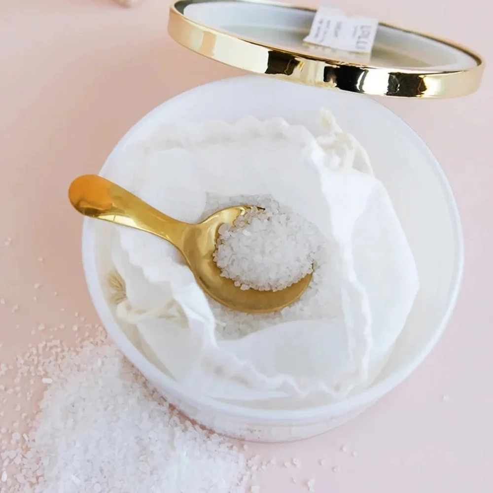 LOLLIA This Moment Fine Bathing Salts-Water Lily & Sun Blossoms